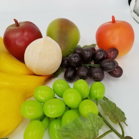 Vintage Plastic Fruit Bananas Lemon Lime Red Green Grapes Peach Apple Lot 11 - Picture 3 of 11